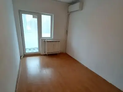 Camera goala apartament de inchiriere Sector 1 Bucuresti